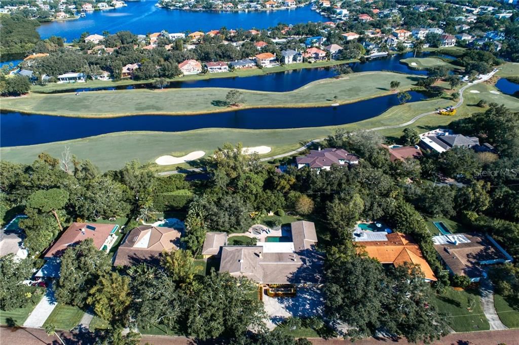 Aerial photo highlighting the lot, abutting the Vinoy Golf Course