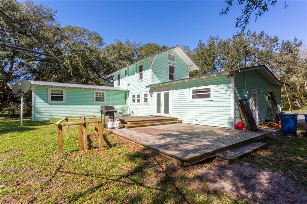 Recently Sold: $260,000 (3 beds, 2 baths, 1392 Square Feet)