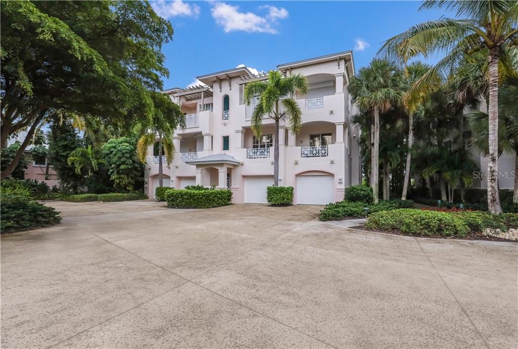 Recently Sold: $1,635,000 (3 beds, 2 baths, 1770 Square Feet)