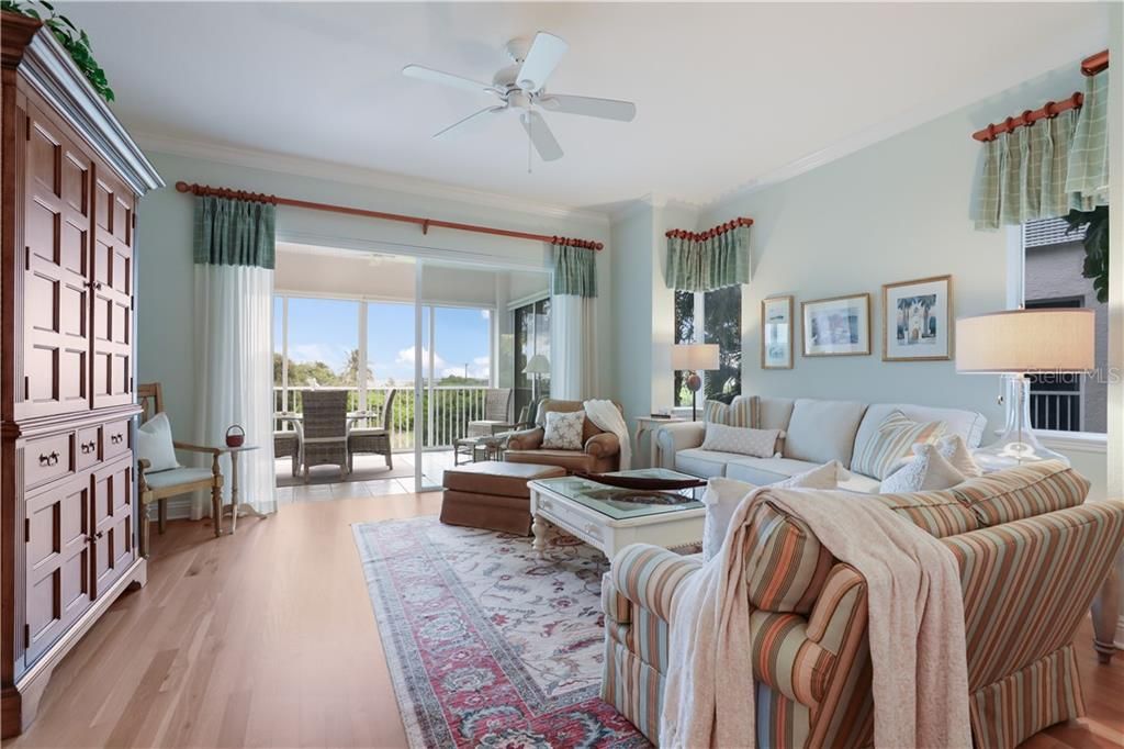 Recently Sold: $1,635,000 (3 beds, 2 baths, 1770 Square Feet)