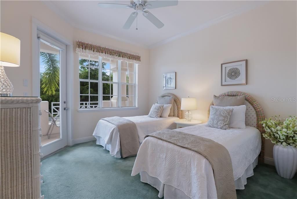 Recently Sold: $1,635,000 (3 beds, 2 baths, 1770 Square Feet)