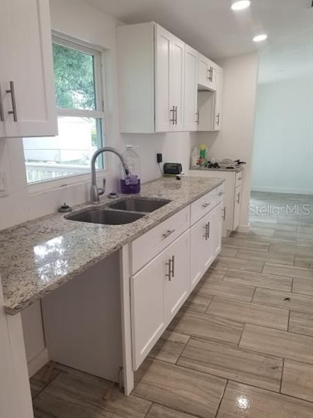 Vendido Recientemente: $222,000 (3 camas, 2 baños, 1272 Pies cuadrados)