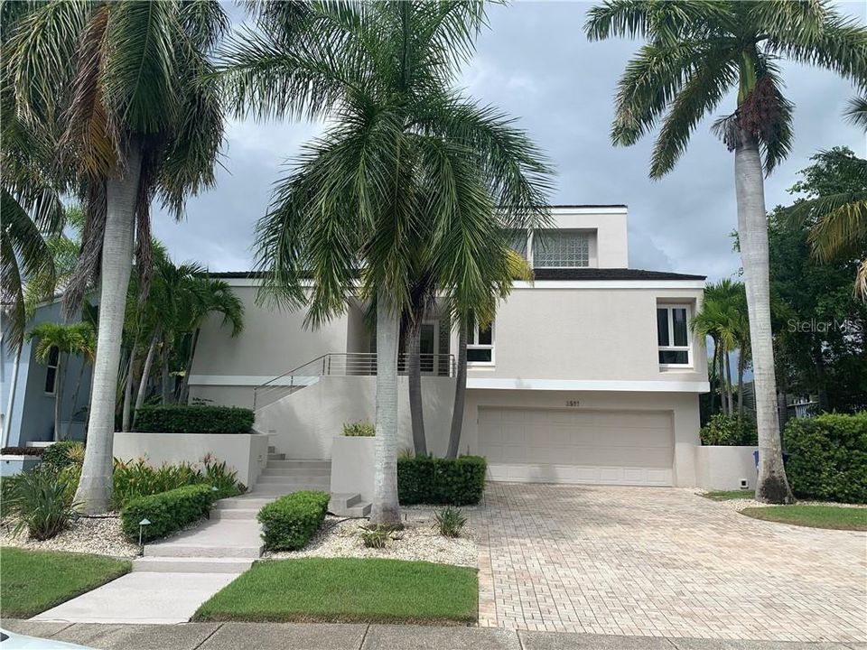 Recently Sold: $1,395,000 (3 beds, 3 baths, 3316 Square Feet)