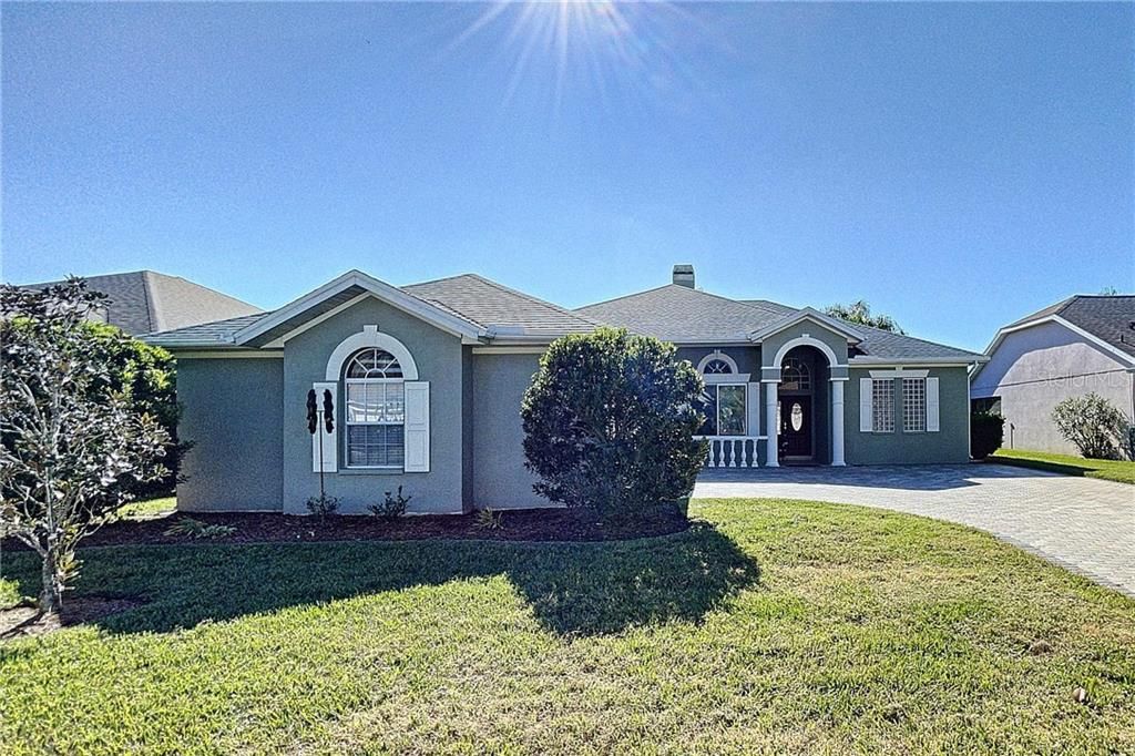 Recently Sold: $360,000 (4 beds, 3 baths, 2024 Square Feet)