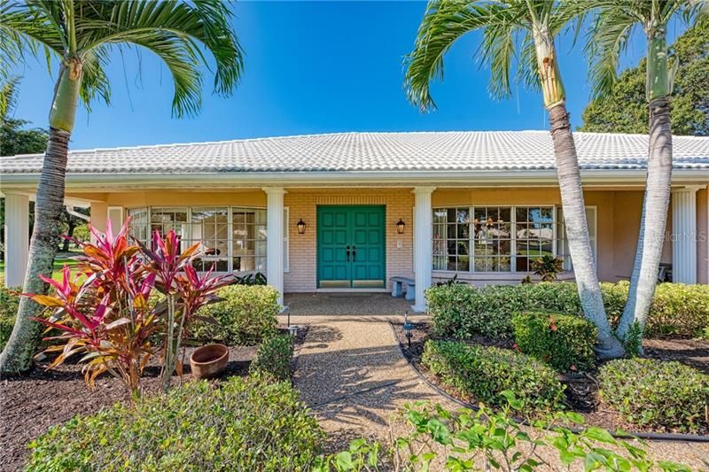 Recently Sold: $399,000 (3 beds, 3 baths, 2533 Square Feet)