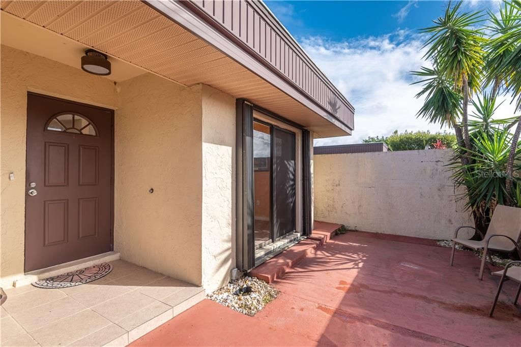 Recently Sold: $99,000 (2 beds, 1 baths, 1034 Square Feet)