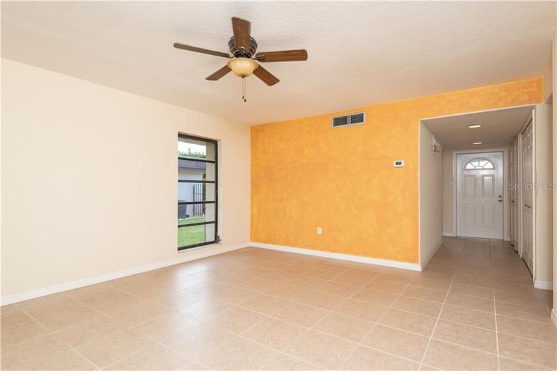 Recently Sold: $99,000 (2 beds, 1 baths, 1034 Square Feet)