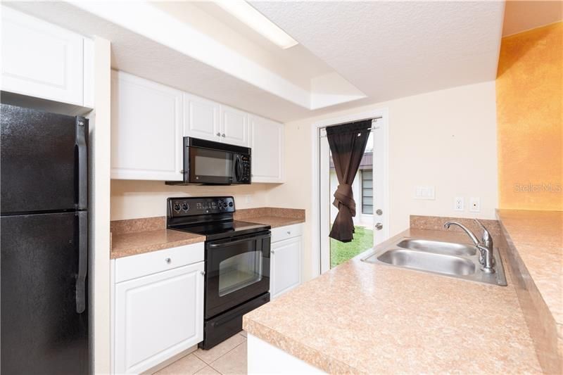 Recently Sold: $99,000 (2 beds, 1 baths, 1034 Square Feet)