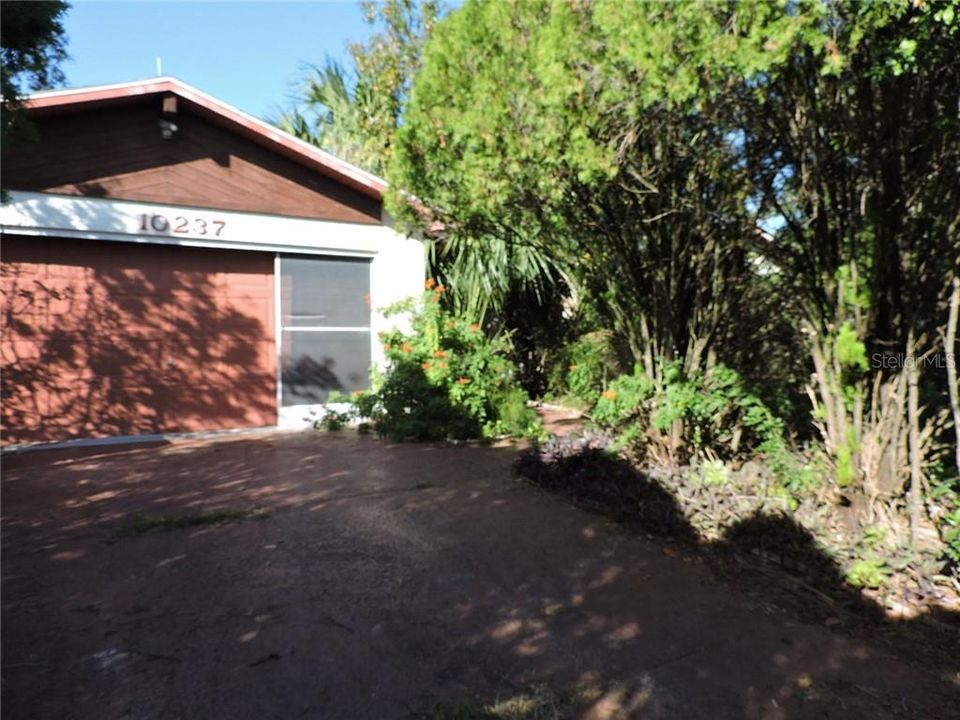 Recently Sold: $149,900 (3 beds, 2 baths, 2162 Square Feet)