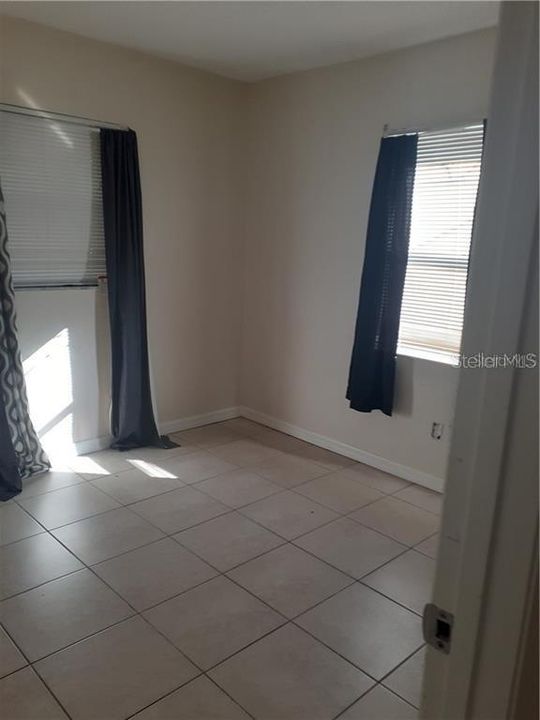 Recently Rented: $900 (2 beds, 1 baths, 712 Square Feet)