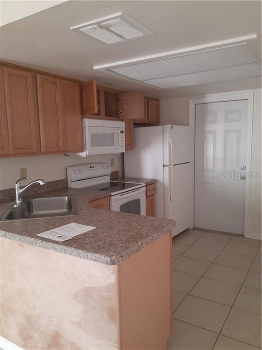 Recently Rented: $900 (2 beds, 1 baths, 712 Square Feet)