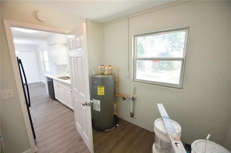 Recently Rented: $1,100 (3 beds, 1 baths, 1082 Square Feet)