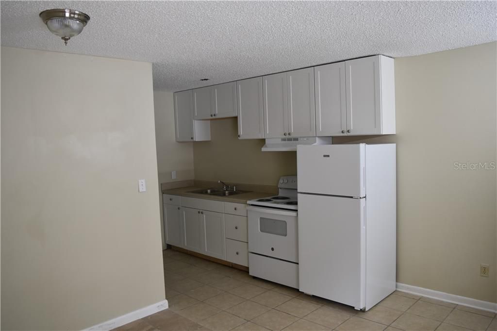 Recently Rented: $800 (1 beds, 1 baths, 775 Square Feet)