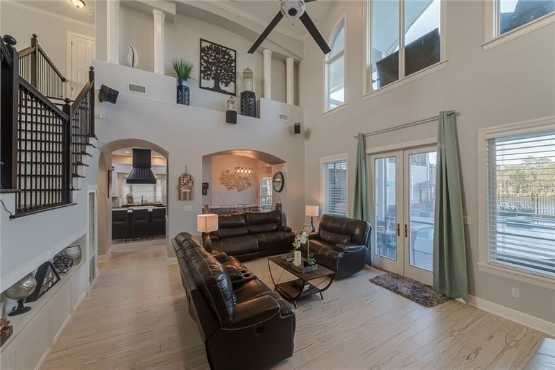 Recently Sold: $640,000 (5 beds, 4 baths, 3951 Square Feet)
