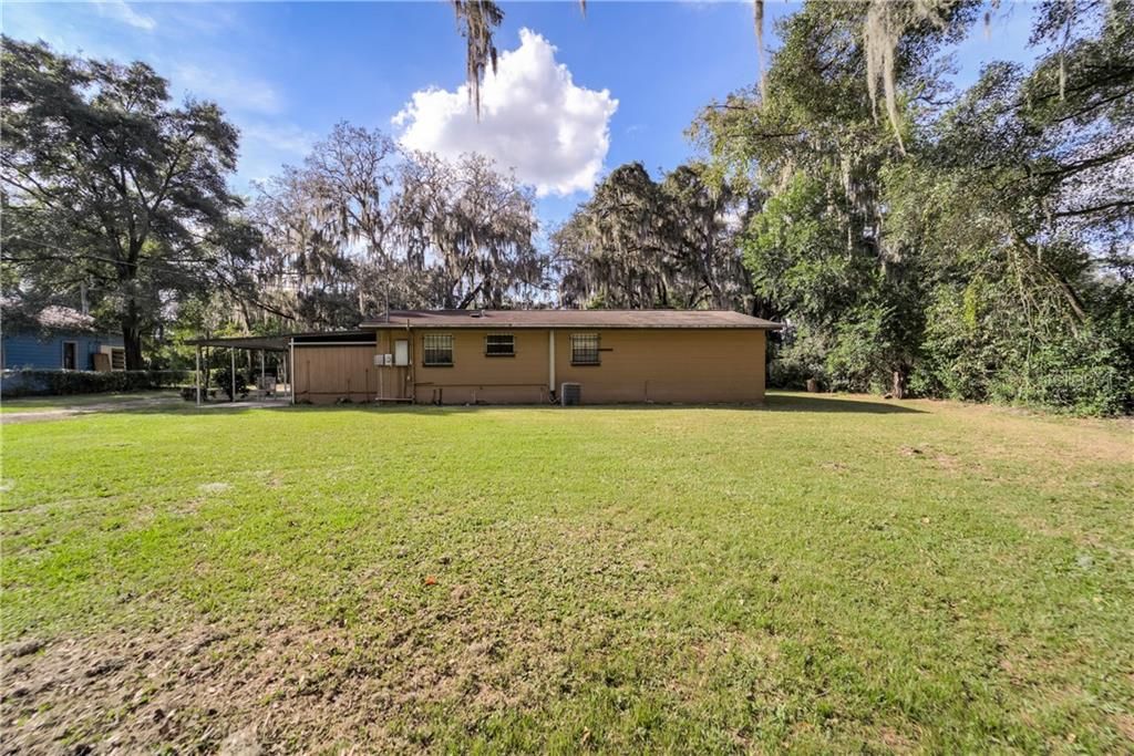 Recently Sold: $154,900 (2 beds, 1 baths, 966 Square Feet)