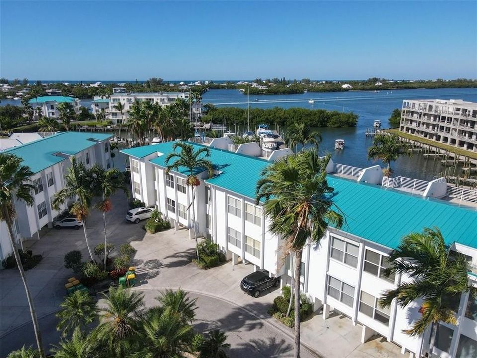 Recently Sold: $354,900 (3 beds, 3 baths, 1735 Square Feet)