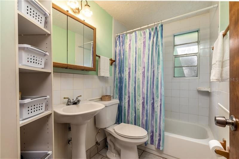 Recently Sold: $69,000 (1 beds, 1 baths, 850 Square Feet)