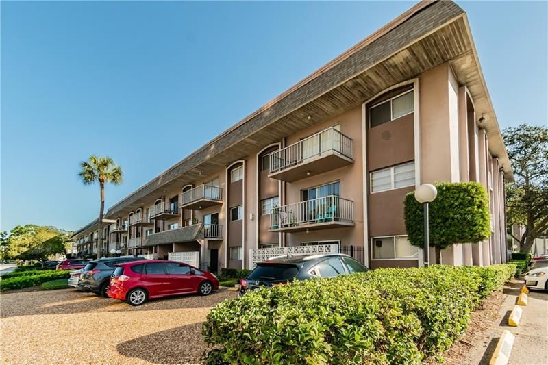 Recently Sold: $142,000 (2 beds, 2 baths, 938 Square Feet)