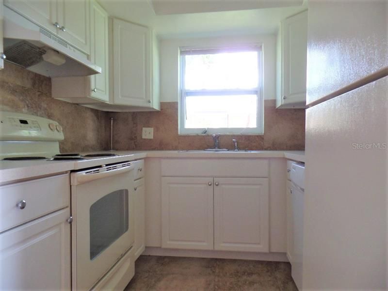 Recently Rented: $900 (1 beds, 1 baths, 725 Square Feet)
