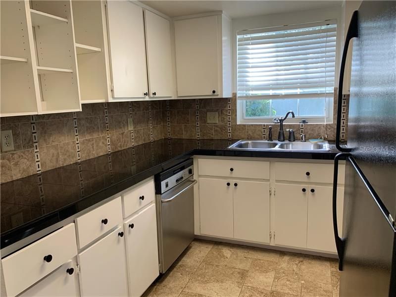 Recently Rented: $850 (1 beds, 1 baths, 690 Square Feet)