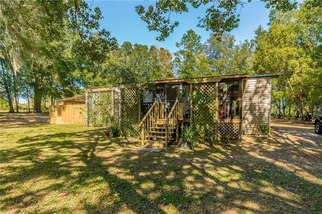 Recently Sold: $149,900 (3 beds, 2 baths, 1056 Square Feet)