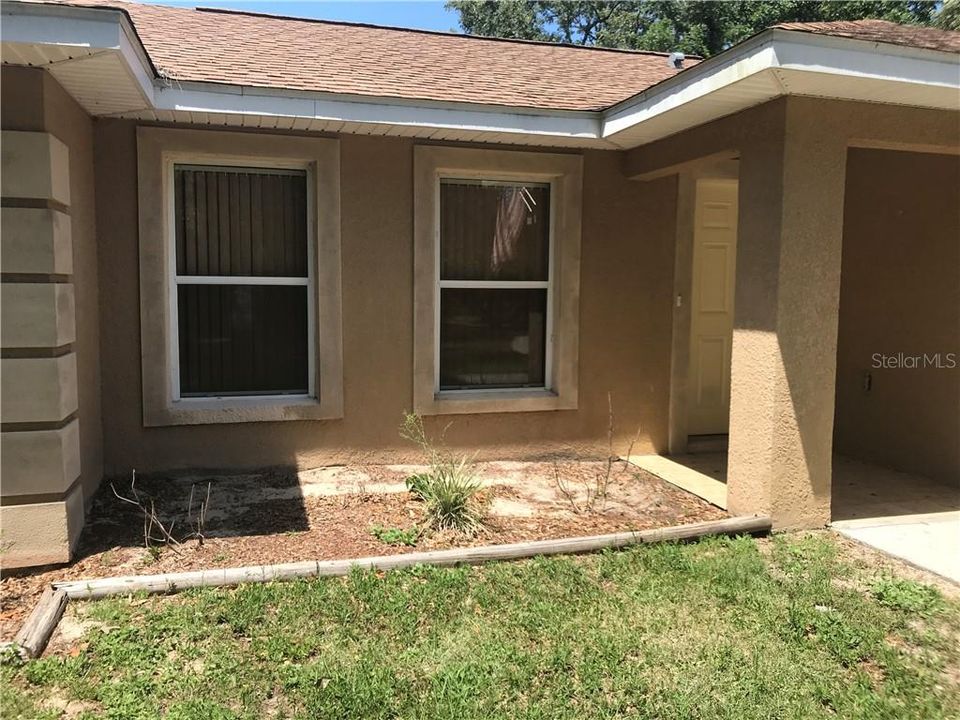 Recently Sold: $165,000 (3 beds, 2 baths, 1316 Square Feet)
