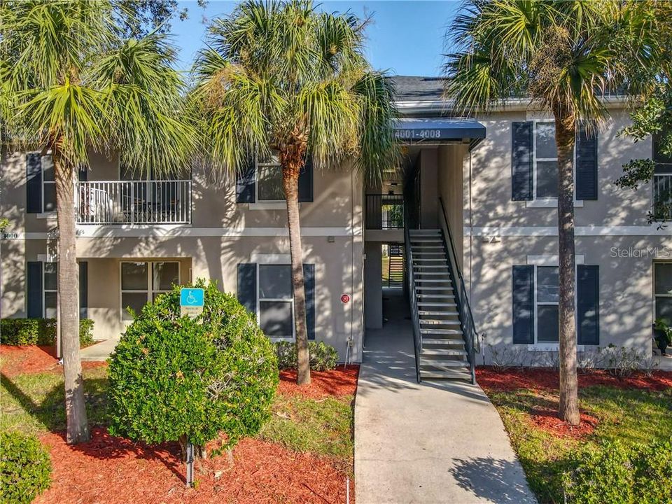 Recently Sold: $100,000 (1 beds, 1 baths, 808 Square Feet)