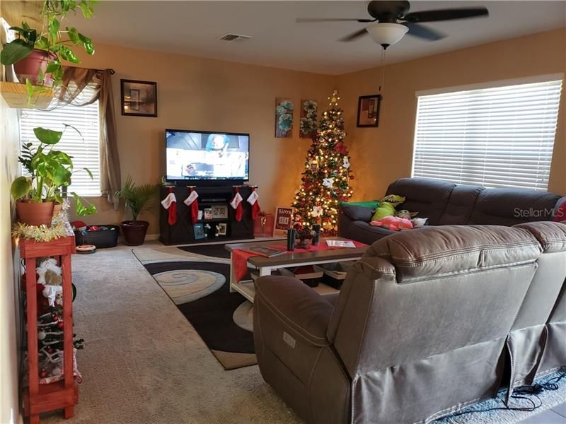 Recently Sold: $275,000 (4 beds, 2 baths, 2505 Square Feet)