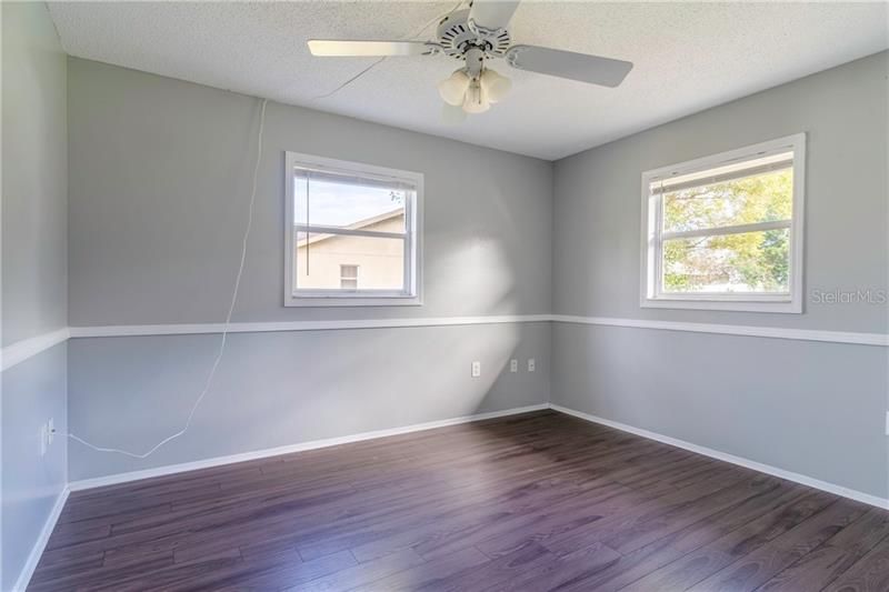Recently Sold: $130,000 (2 beds, 1 baths, 984 Square Feet)