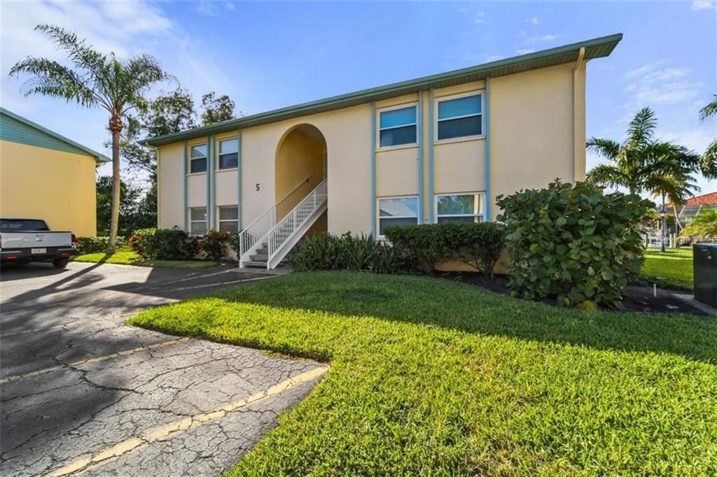 Recently Sold: $379,000 (2 beds, 1 baths, 822 Square Feet)
