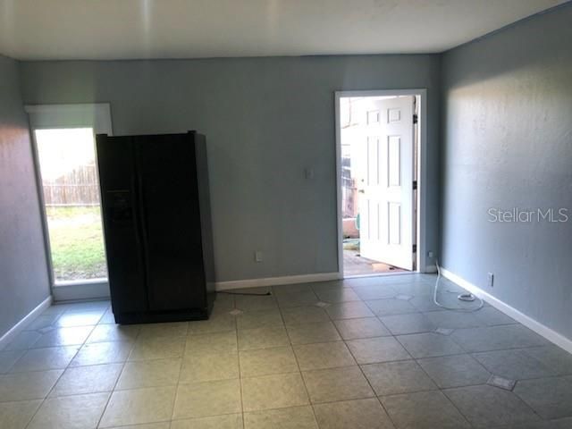 Recently Rented: $1,100 (2 beds, 1 baths, 900 Square Feet)