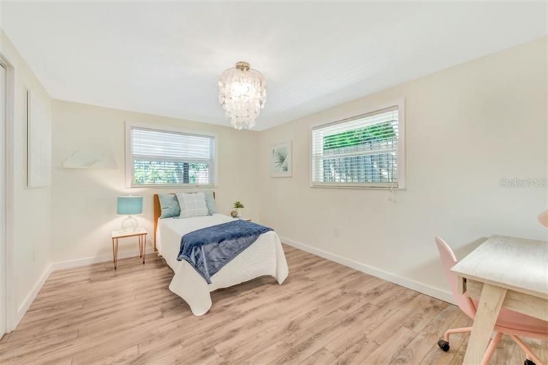 Recently Sold: $415,000 (2 beds, 2 baths, 1200 Square Feet)