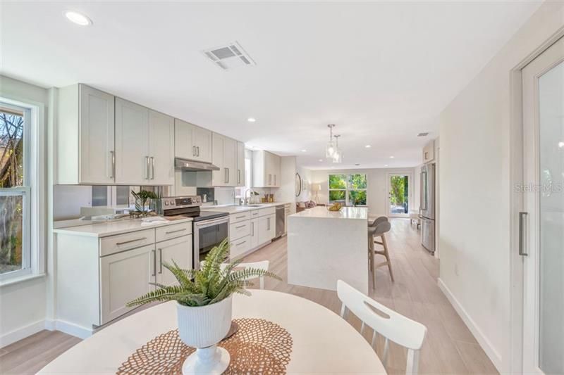 Recently Sold: $415,000 (2 beds, 2 baths, 1200 Square Feet)