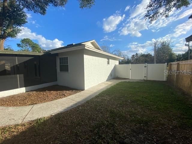 Recently Sold: $230,000 (3 beds, 2 baths, 1254 Square Feet)