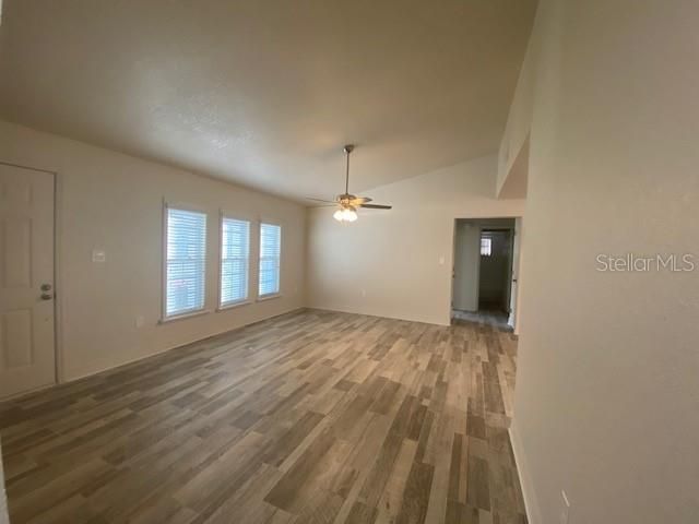 Recently Sold: $230,000 (3 beds, 2 baths, 1254 Square Feet)