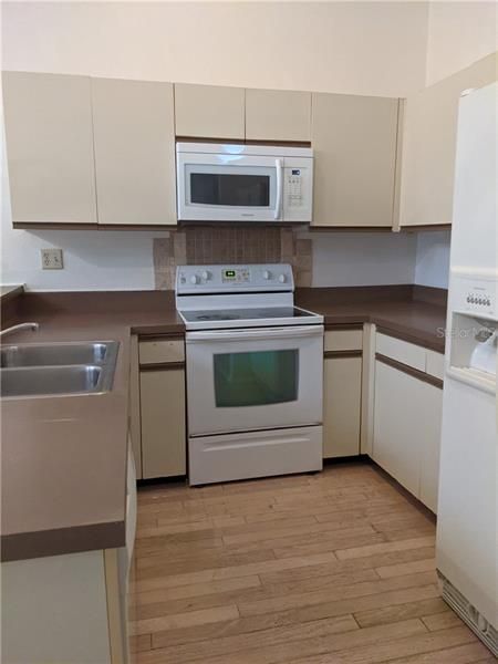 Recently Sold: $136,500 (2 beds, 2 baths, 1245 Square Feet)