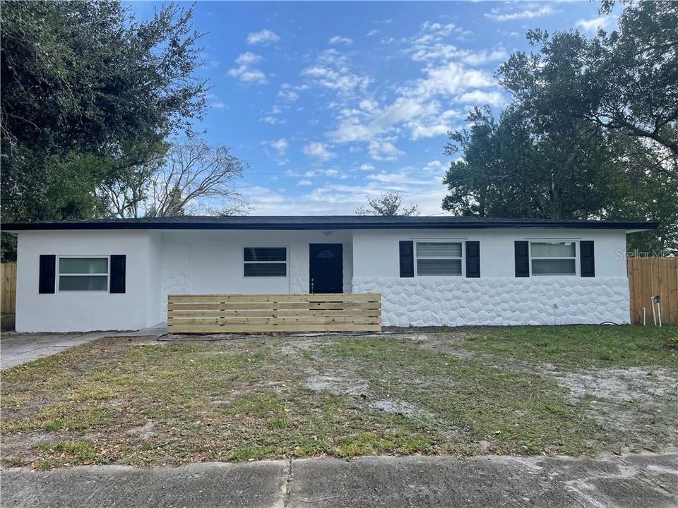 Vendido Recientemente: $239,900 (4 camas, 2 baños, 1133 Pies cuadrados)