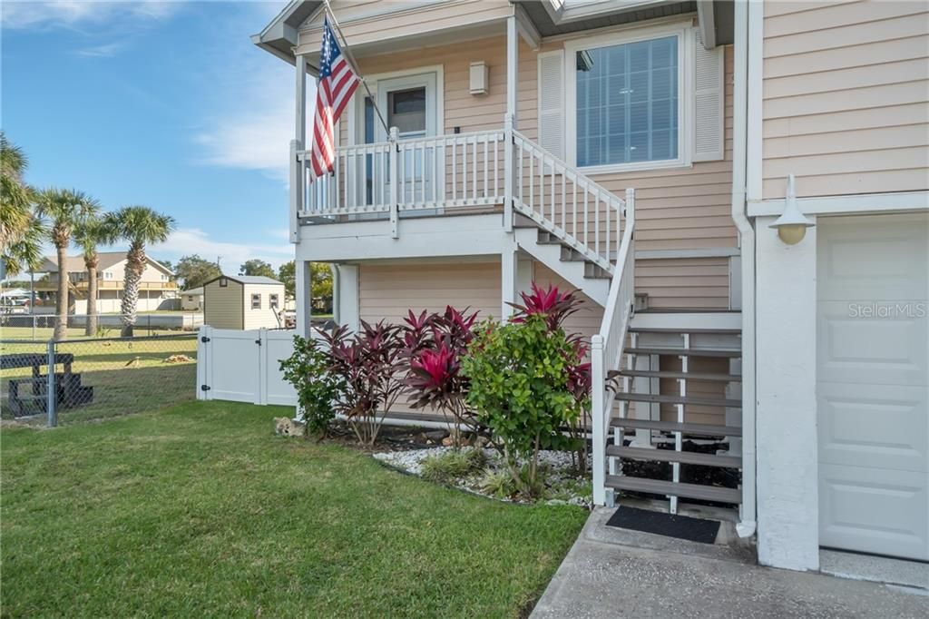 Recently Sold: $435,000 (3 beds, 2 baths, 1727 Square Feet)