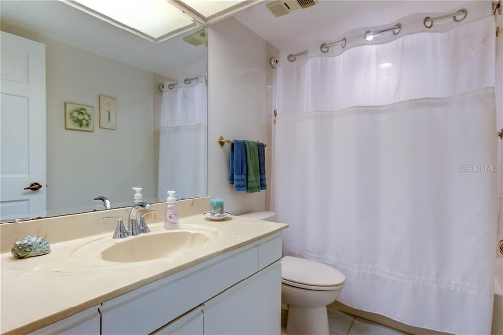 Recently Sold: $530,000 (2 beds, 2 baths, 1470 Square Feet)