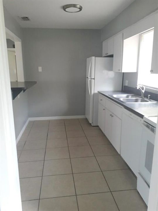 Recently Rented: $975 (2 beds, 1 baths, 1232 Square Feet)