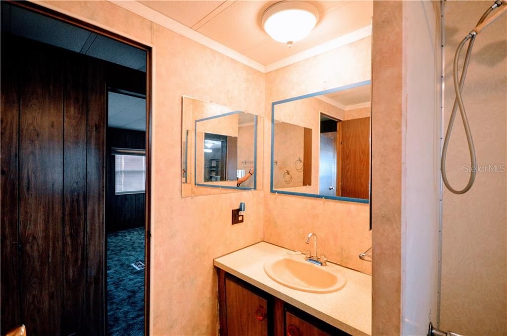 最近售出: $52,000 (3 贝兹, 2 浴室, 960 平方英尺)