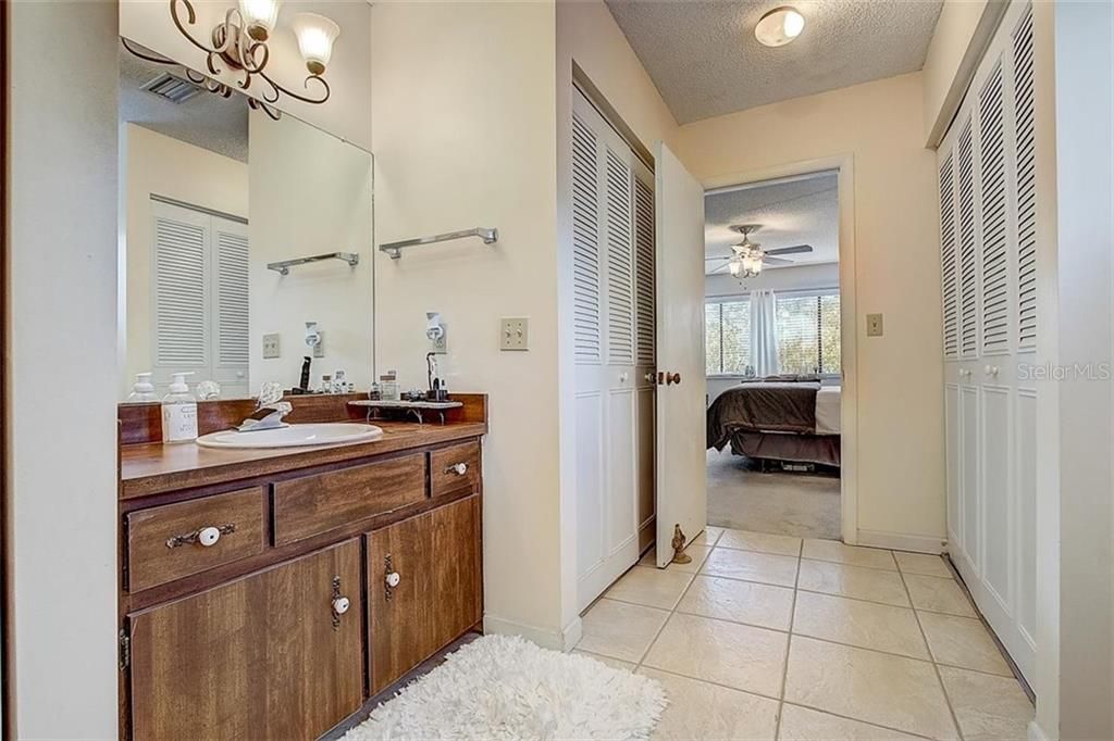 最近售出: $189,900 (2 贝兹, 2 浴室, 1664 平方英尺)