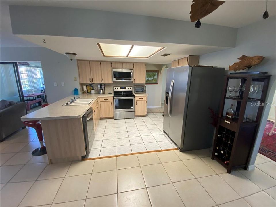 Recently Sold: $349,900 (3 beds, 2 baths, 1643 Square Feet)
