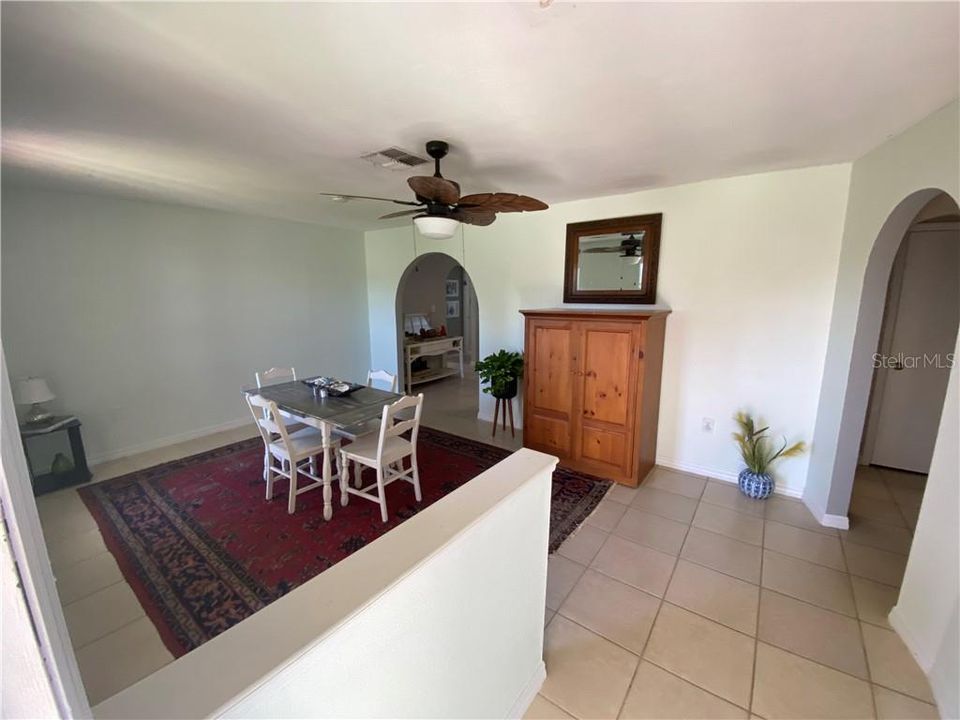 Recently Sold: $349,900 (3 beds, 2 baths, 1643 Square Feet)
