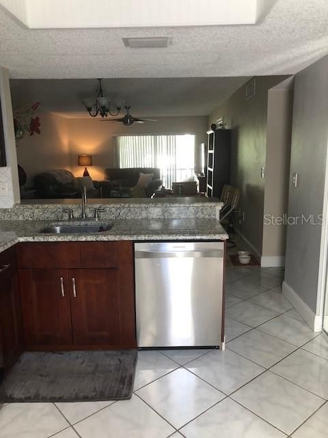 Recently Sold: $125,000 (2 beds, 2 baths, 982 Square Feet)