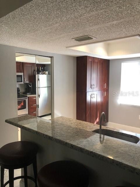 Recently Sold: $125,000 (2 beds, 2 baths, 982 Square Feet)