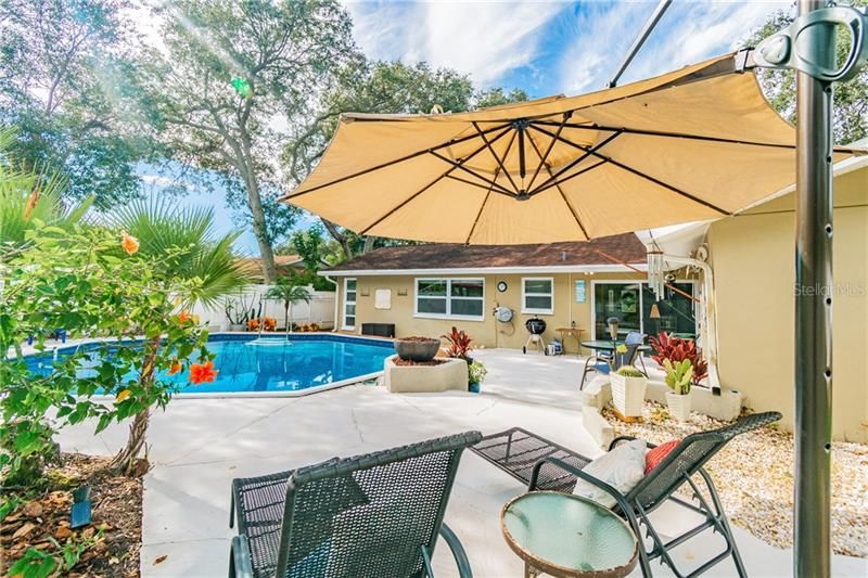 Recently Sold: $355,000 (3 beds, 2 baths, 1393 Square Feet)