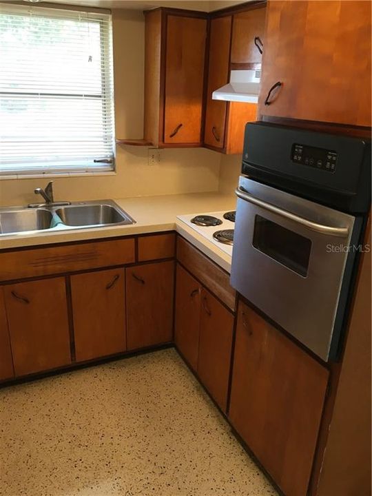 Recently Rented: $825 (1 beds, 1 baths, 700 Square Feet)