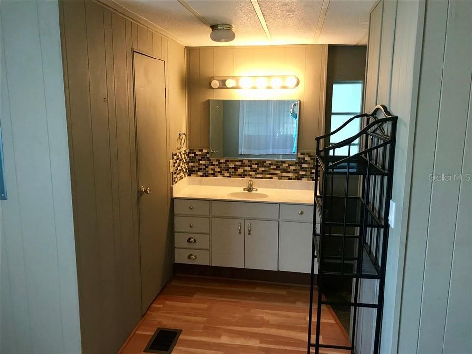 Recently Rented: $950 (2 beds, 2 baths, 960 Square Feet)