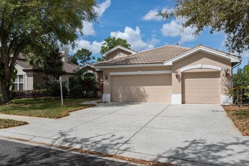 Recently Sold: $399,999 (3 beds, 2 baths, 2204 Square Feet)